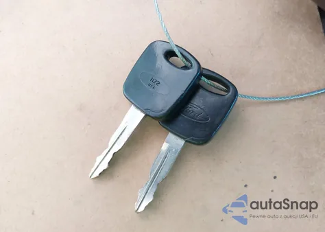 2000 Ford Expedition Xlt from USA, damaged, VIN 1FMRU1568YLA97744